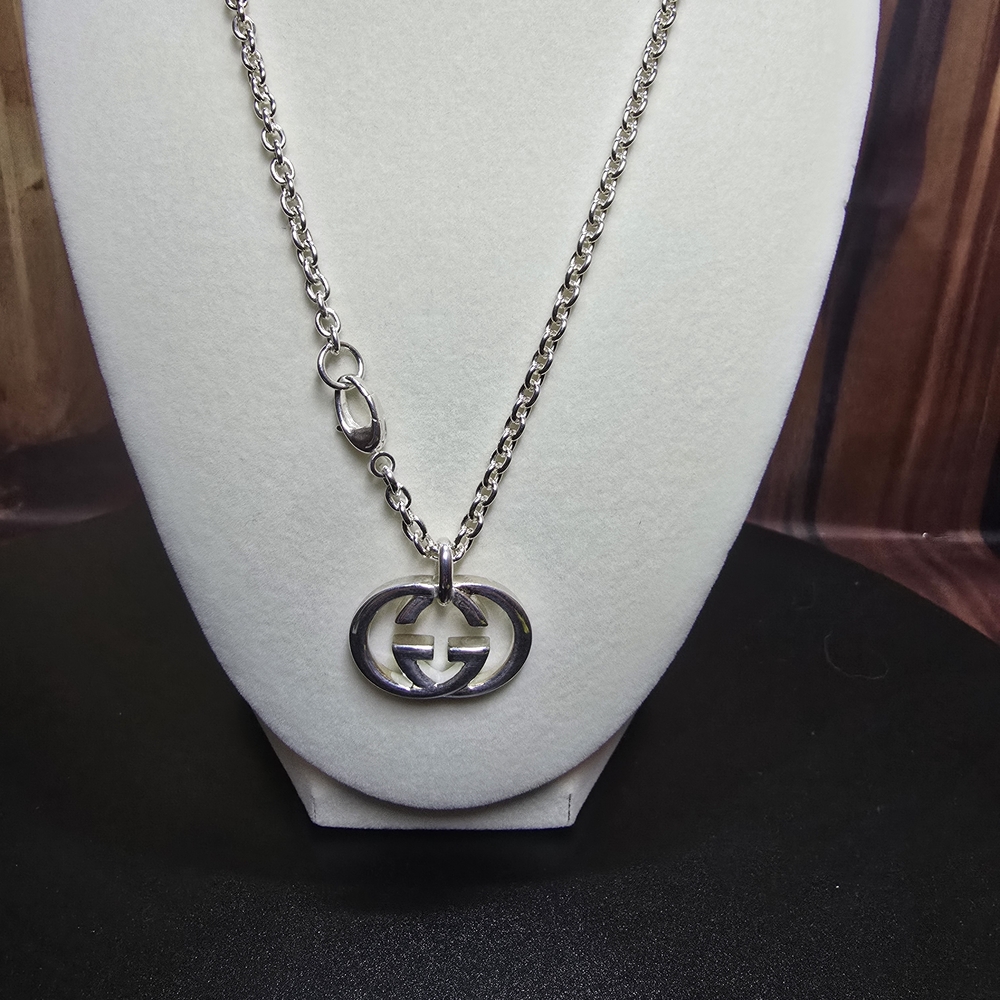 Gucci Interlocking GG 925 Sterling Silver Pendant Necklace - EUC - Picture 5 of 8